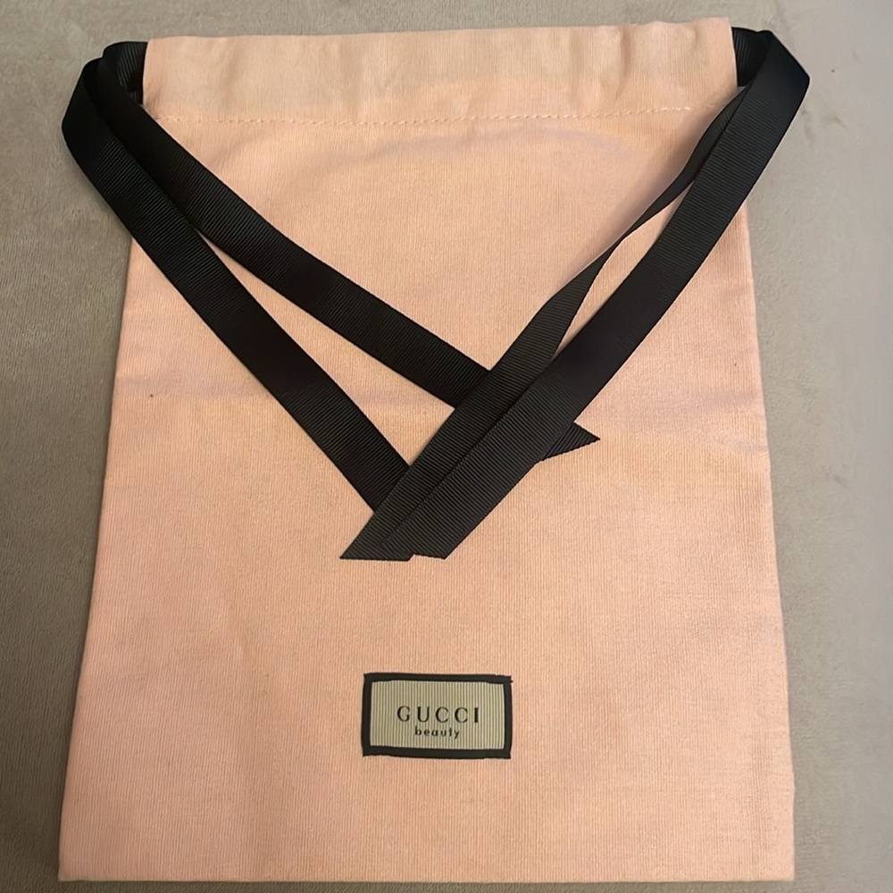 New Gucci Beauty drawstring bag